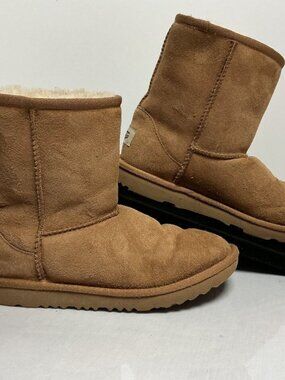 UGG Classic II Sheepskin Suede Short Boots Chestnut Youth Size 3 Pull On EU 35